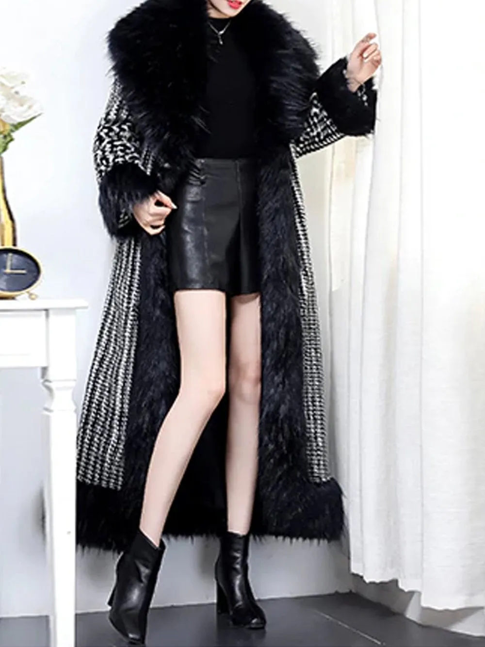 LEELLE Faux Fur Coat