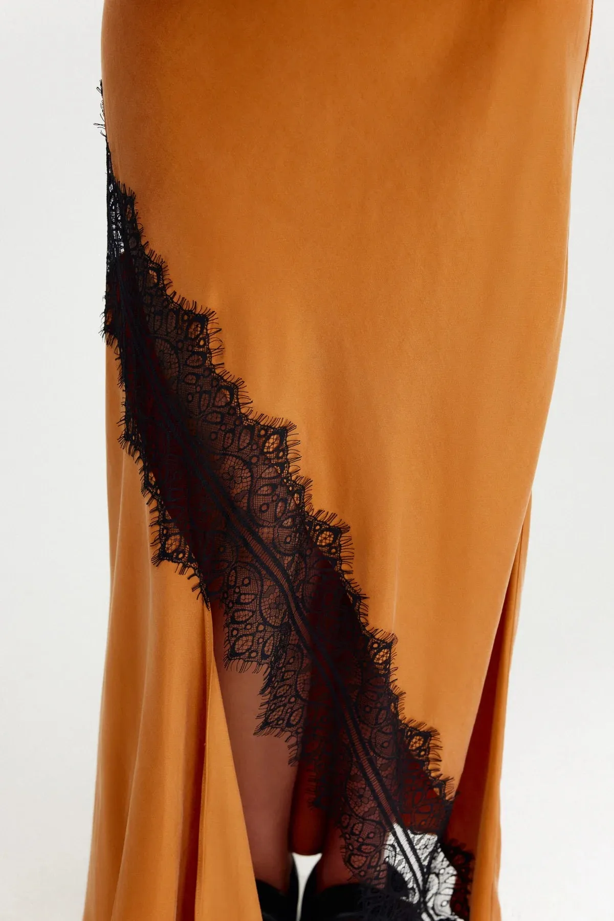 Significant Other Helaina Midi Skirt Caramel